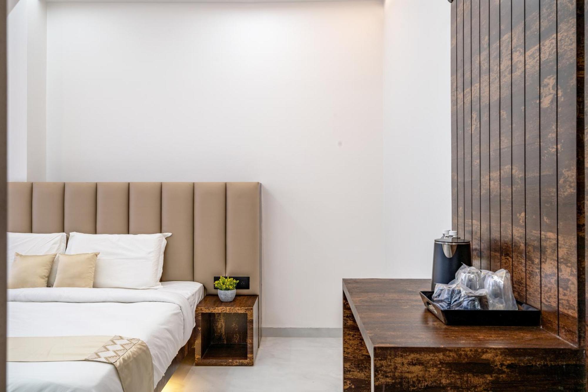 Hotel Darshan Executive Tuljapur Экстерьер фото