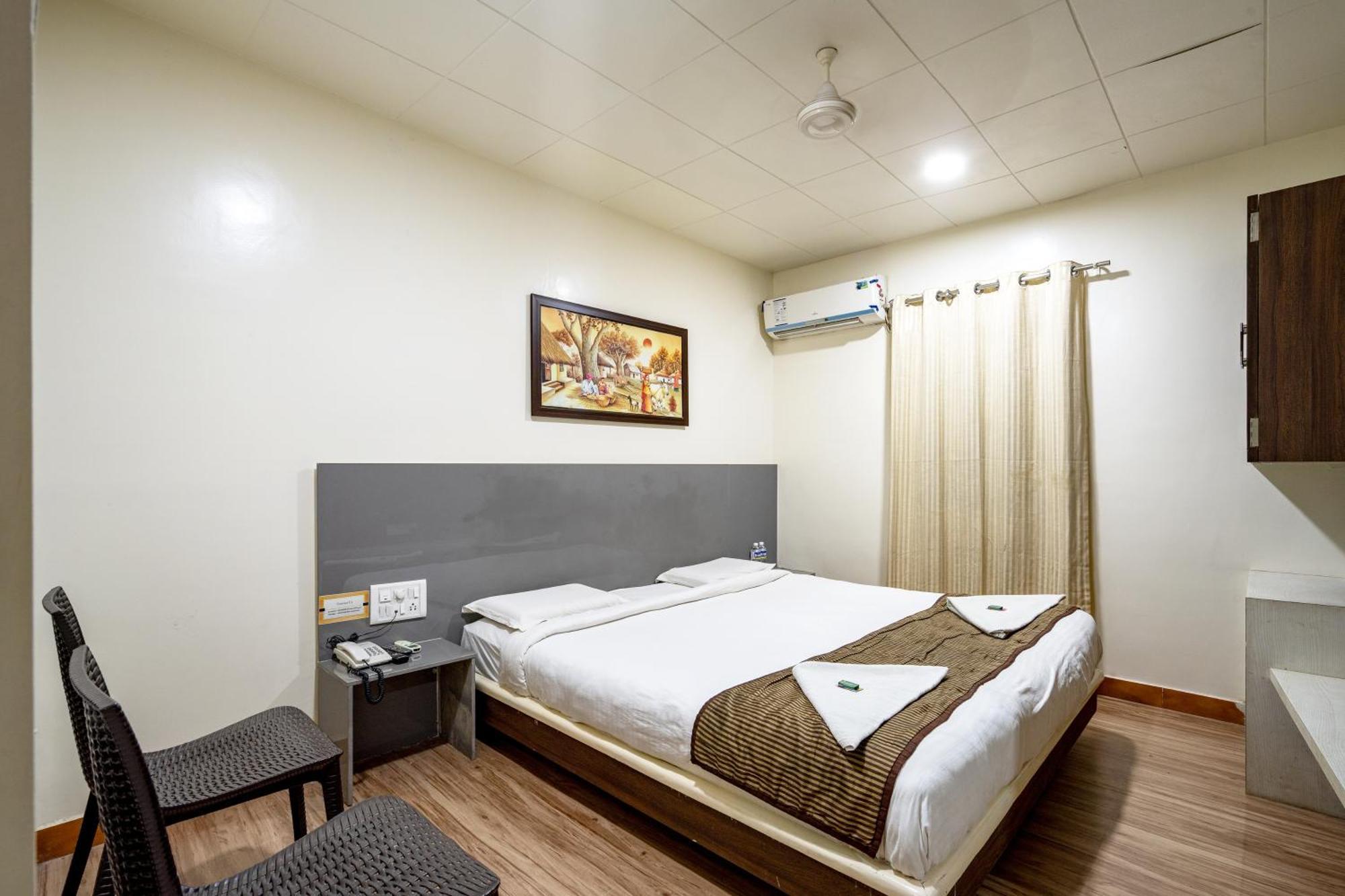 Hotel Darshan Executive Tuljapur Экстерьер фото
