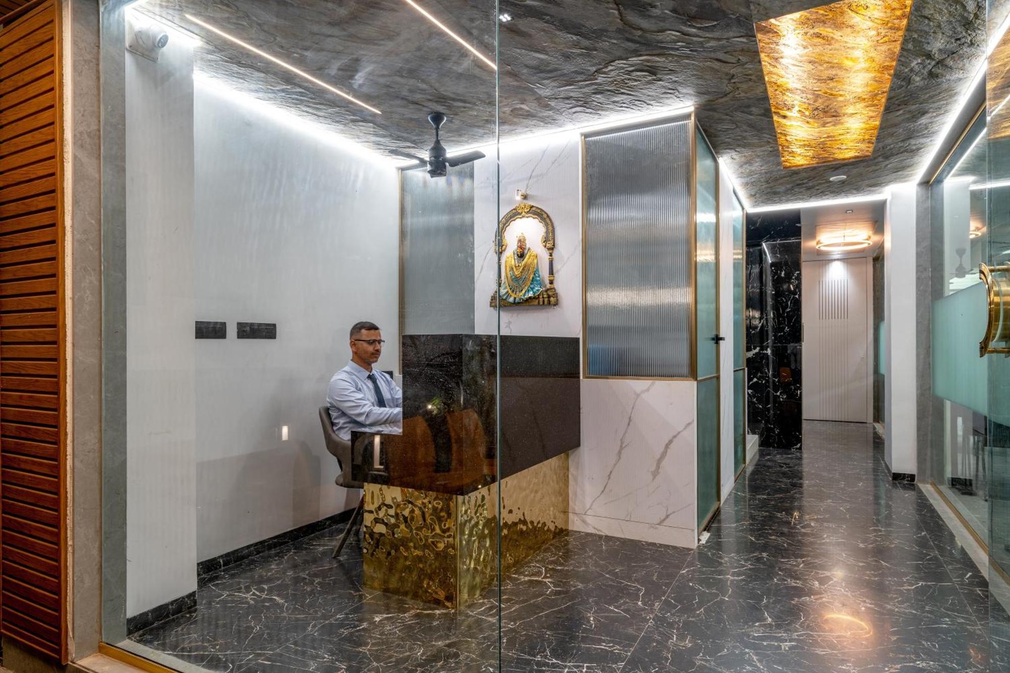 Hotel Darshan Executive Tuljapur Экстерьер фото