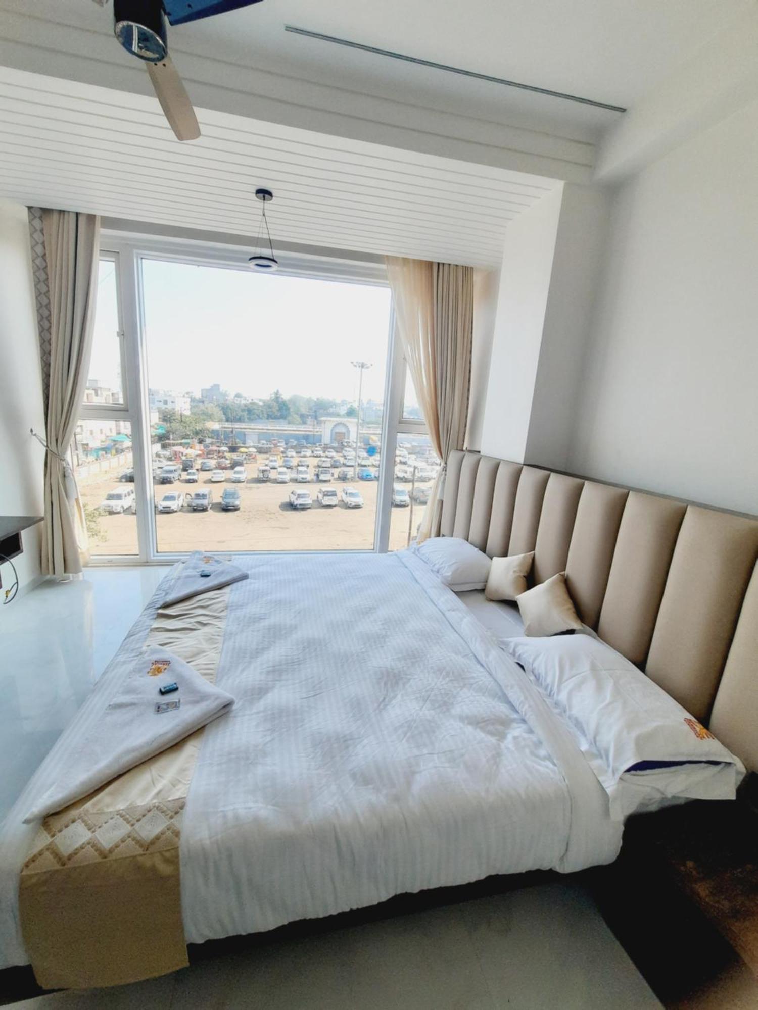 Hotel Darshan Executive Tuljapur Экстерьер фото